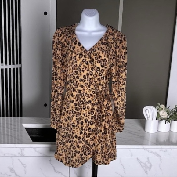 ASTR The Label Leopard Print Faux Wrap Long Sleeve Short Dress - Picture 1 of 7